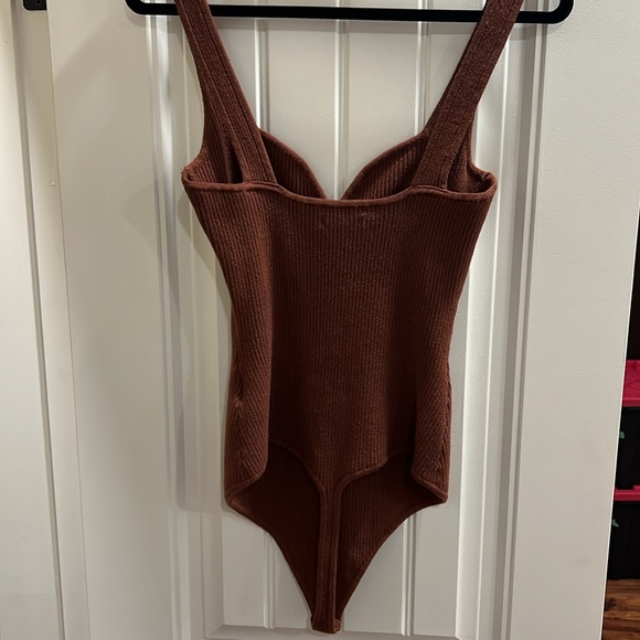 Sweetheart Knit Bodysuit - Picture 3 of 5